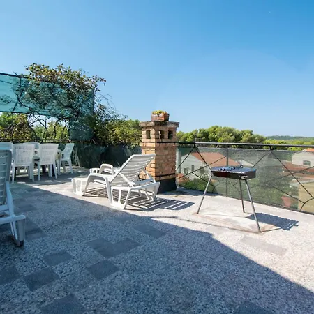 Valkane Pet Friendly 150m From The Stunning Valkane Beach, Indoor Pools-fitness And Mall Apartment